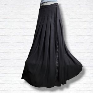 Banana Republic Black Pleated Maxi Length Wrap Skirt Size L